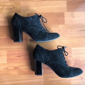 Me Too Size 8 Oxford Booties